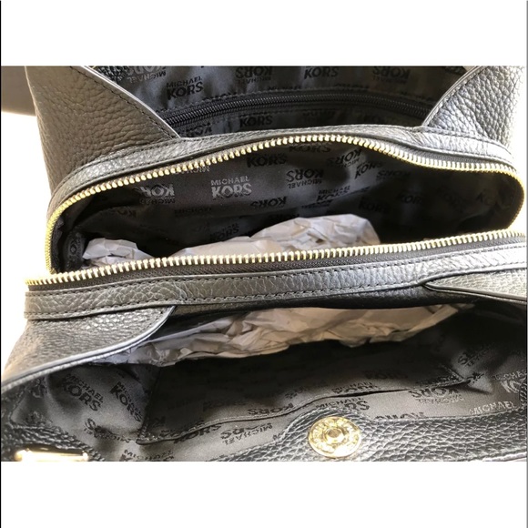 Gaby’sBags👜💕-Michael Kors Medium Messenger Bag - Picture 5 of 7